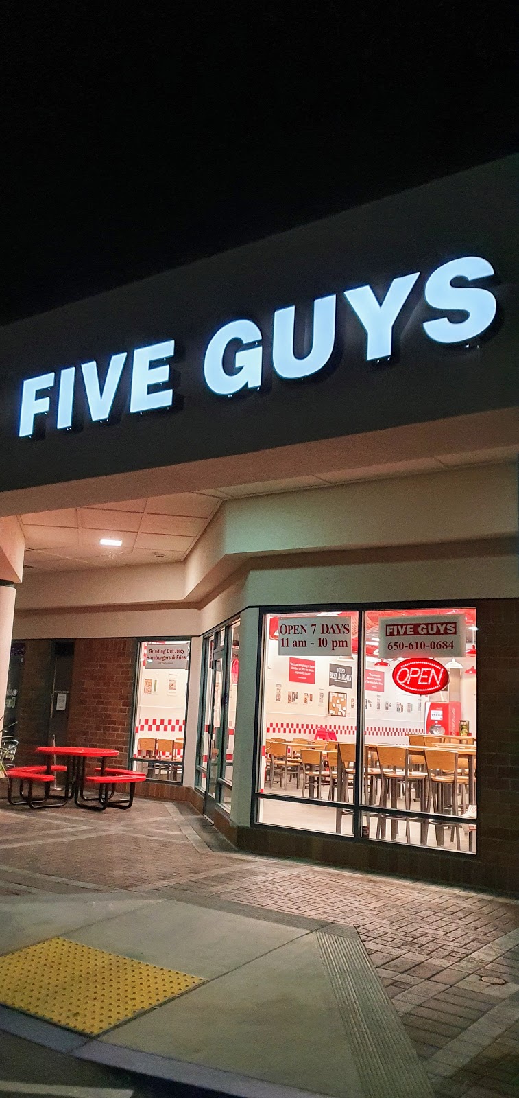 Five Guys | 238 Redwood Shores Pkwy, Redwood City, CA 94065, USA | Phone: (650) 610-0684