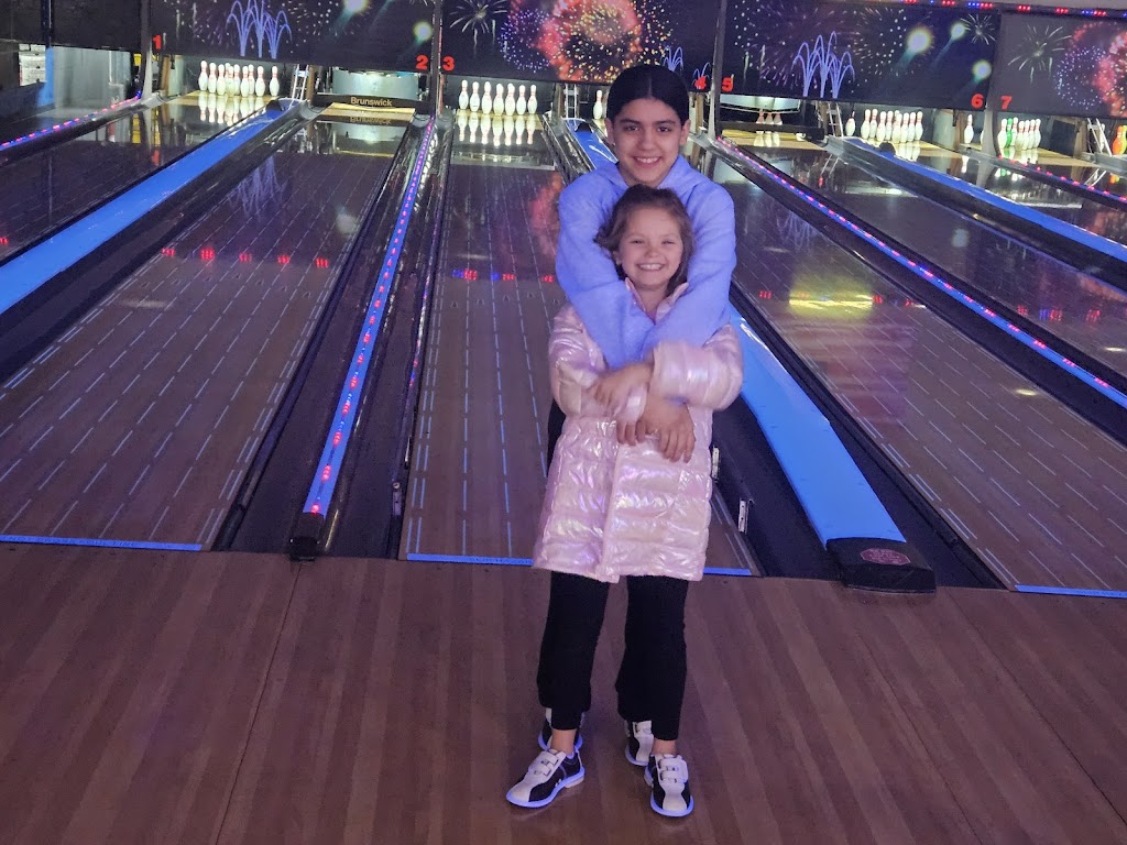 Papio Bowl | 204 E Lincoln St, Papillion, NE 68046, USA | Phone: (402) 339-3266