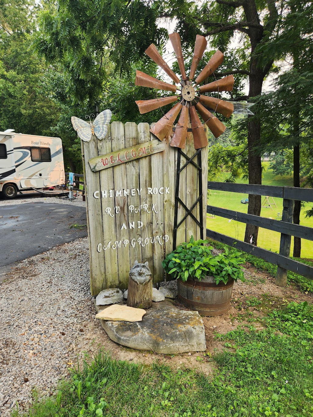 Chimney Rock RV Park | 220 Chimney Rock Rd, Harrodsburg, KY 40330, USA | Phone: (859) 748-5252