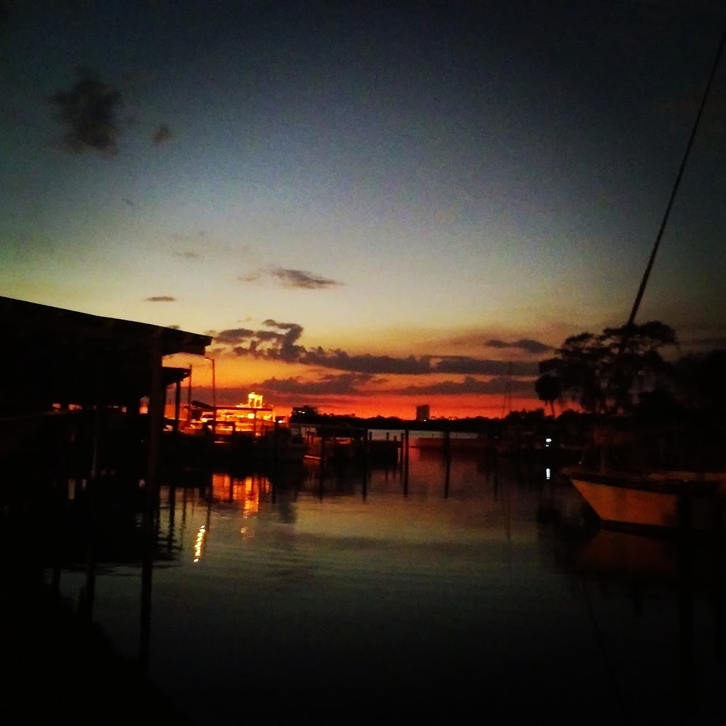 ONeills Marina | 6701 Sunshine Skyway Ln S, St. Petersburg, FL 33711, USA | Phone: (727) 867-2585
