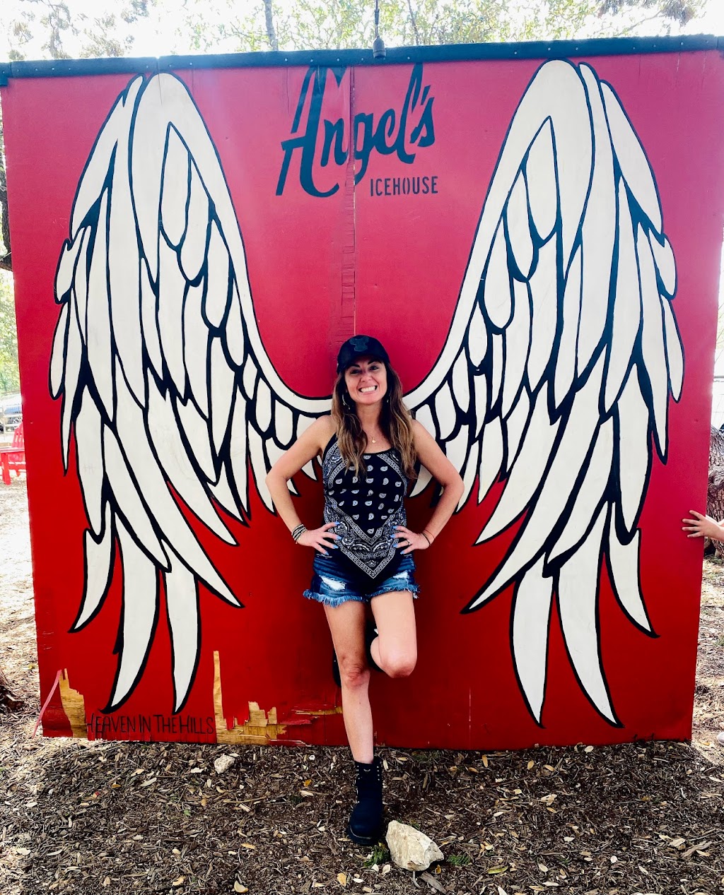 Angels Icehouse | 21815 State Hwy 71, Spicewood, TX 78669, USA | Phone: (512) 264-3777