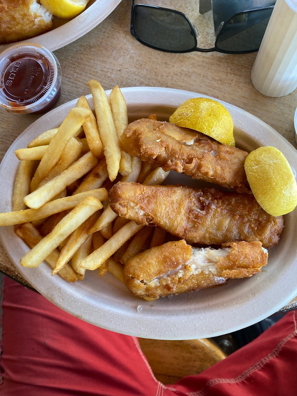 Erics On The Pier | 2 Green Pleasure Pier, Avalon, CA 90704, USA | Phone: (310) 510-0894