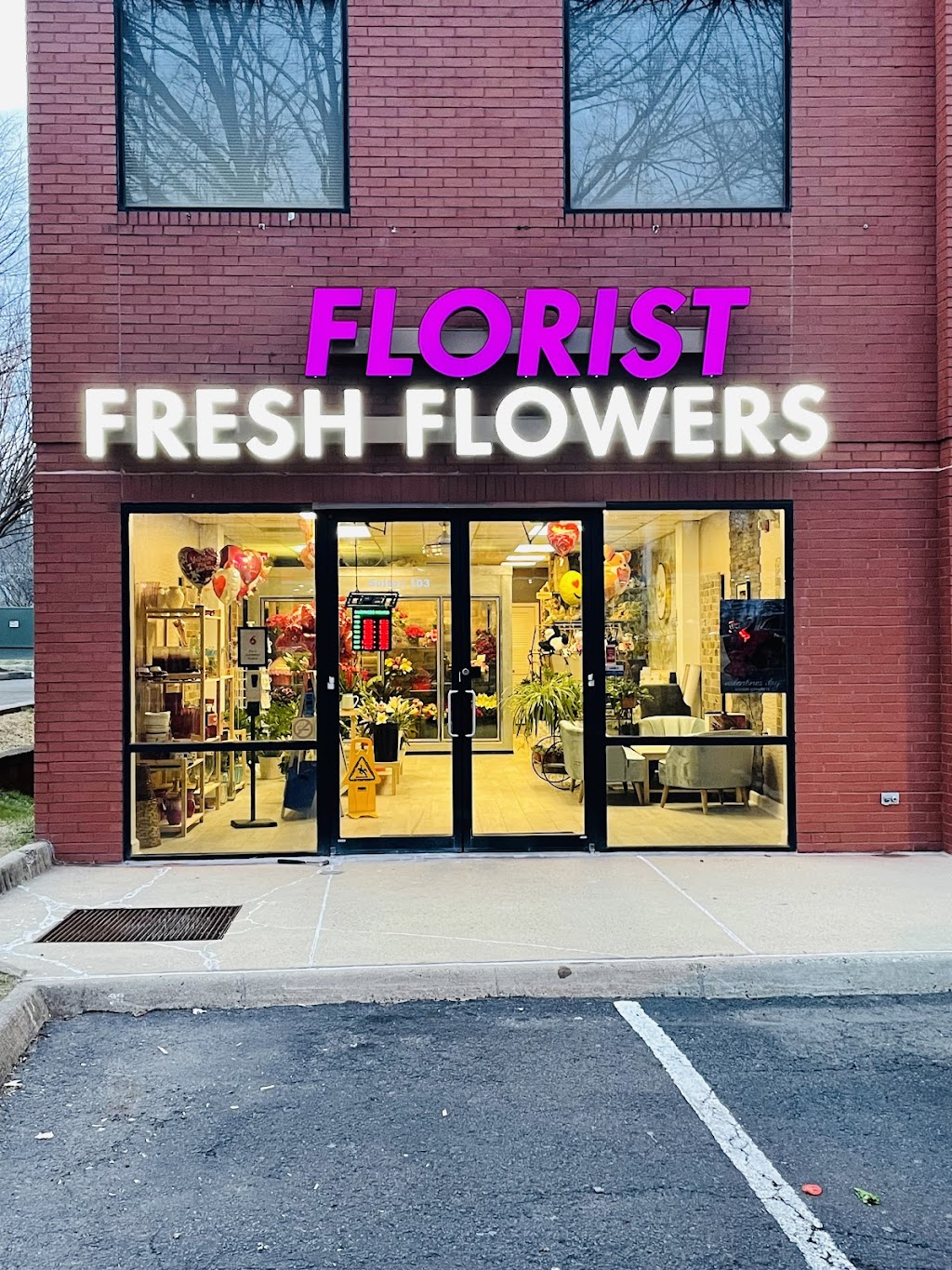 Fresh Flowers Florist LLC | 2960 Chain Bridge Rd #103, Oakton, VA 22124, USA | Phone: (571) 378-0885
