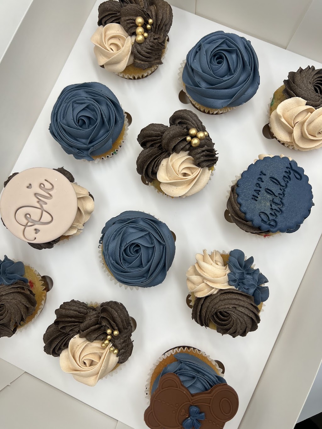 Bundle of Cupcakes | 6306 Garfield Ave #230, Sacramento, CA 95841, USA | Phone: (916) 243-0556