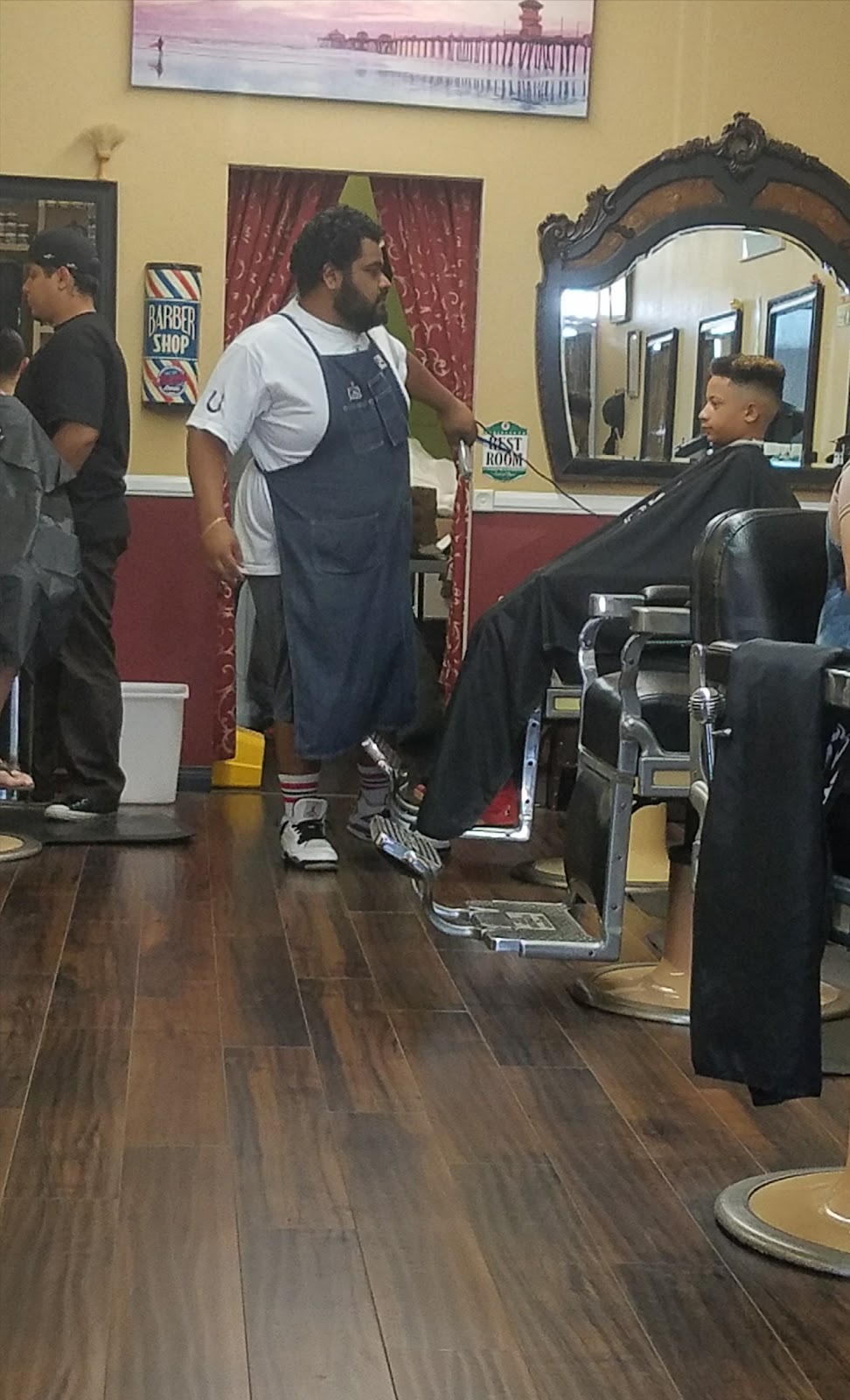 Crowns Barbershop | 6411 Edinger Ave, Huntington Beach, CA 92647, USA | Phone: (714) 891-3630