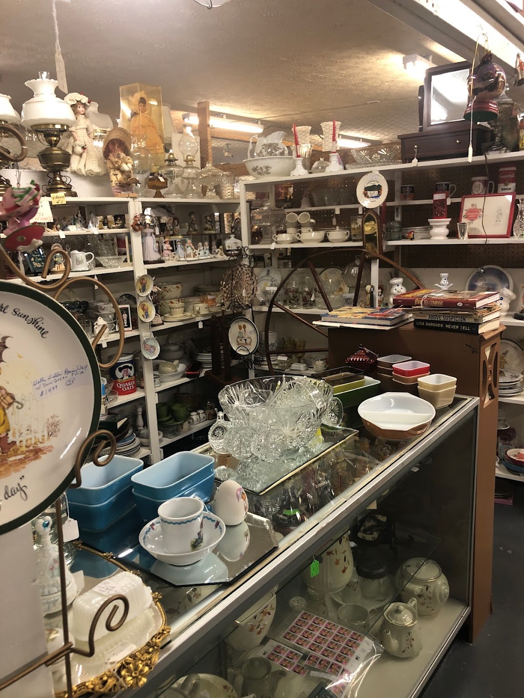 Todds Antique Mall | 1305 Paint Lick Rd, Paint Lick, KY 40461, USA | Phone: (859) 986-9087