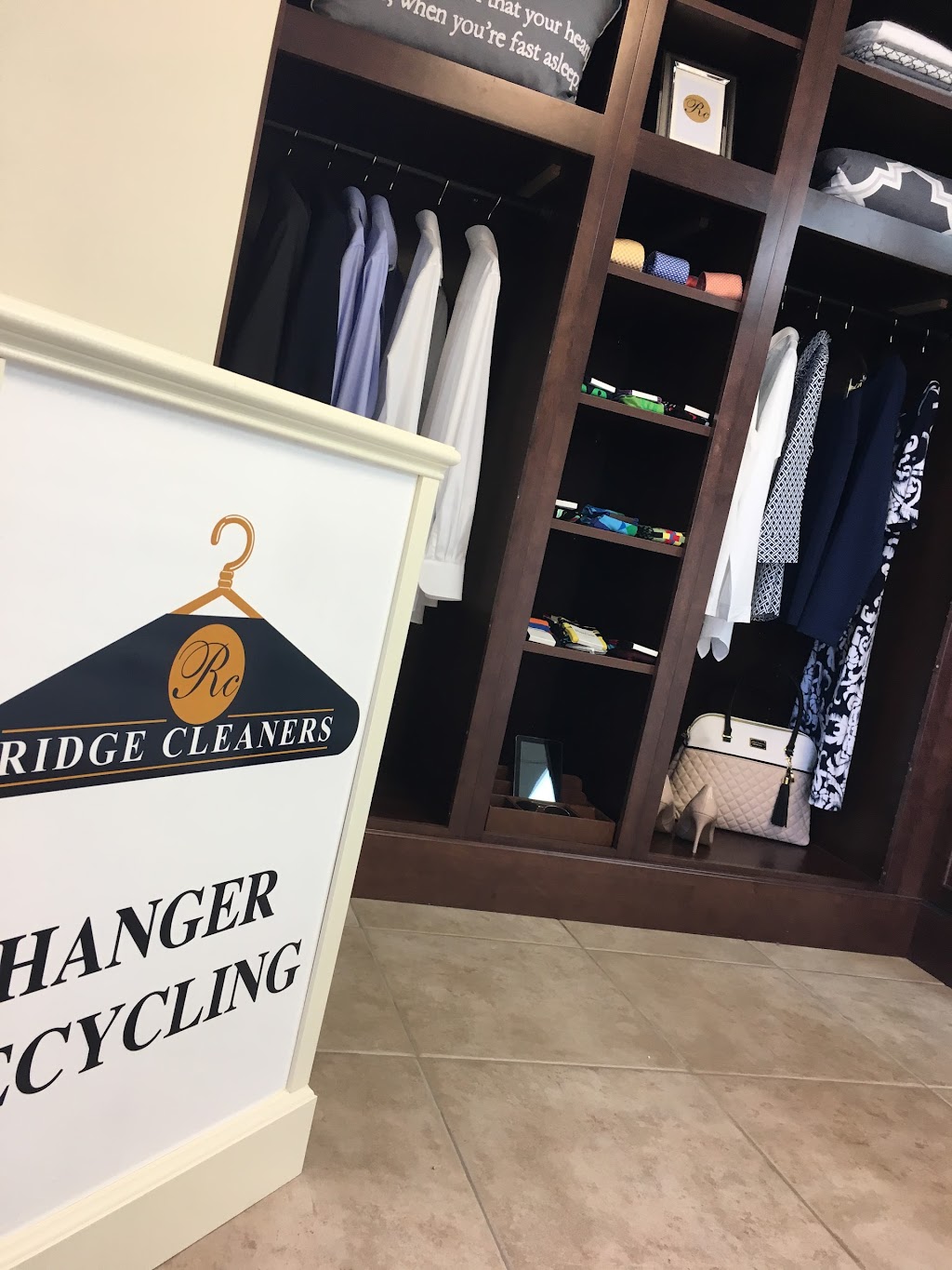 Ridge Cleaners - Dry Cleaning Cleveland Area | 32805 Pin Oak Pkwy, Avon Lake, OH 44012, USA | Phone: (440) 930-7300