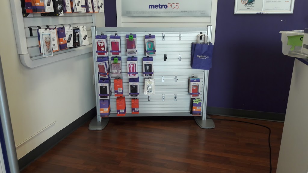 Metro by T-Mobile | 1995 S Sheridan Blvd, Denver, CO 80227, USA | Phone: (303) 477-0873