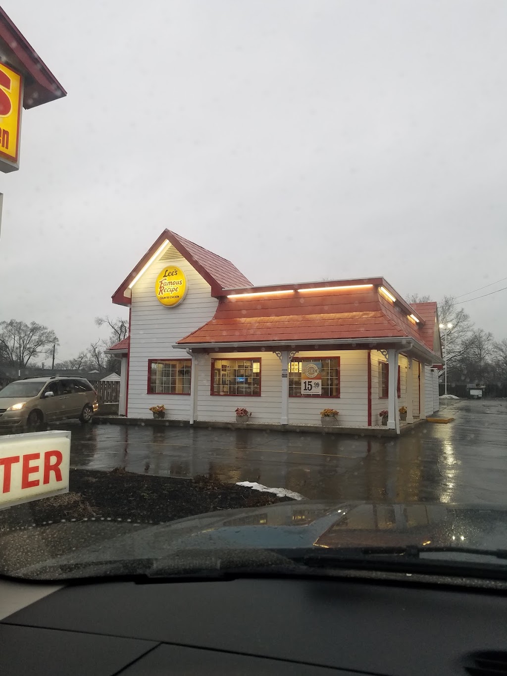 Lees Famous Recipe Chicken | 2011 N Verity Pkwy, Middletown, OH 45042, USA | Phone: (513) 423-2999