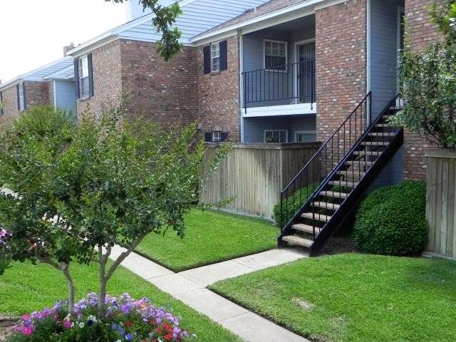 Marsh Highland Apartments | 2535 Marsh Ln, Carrollton, TX 75006, USA | Phone: (972) 810-3566