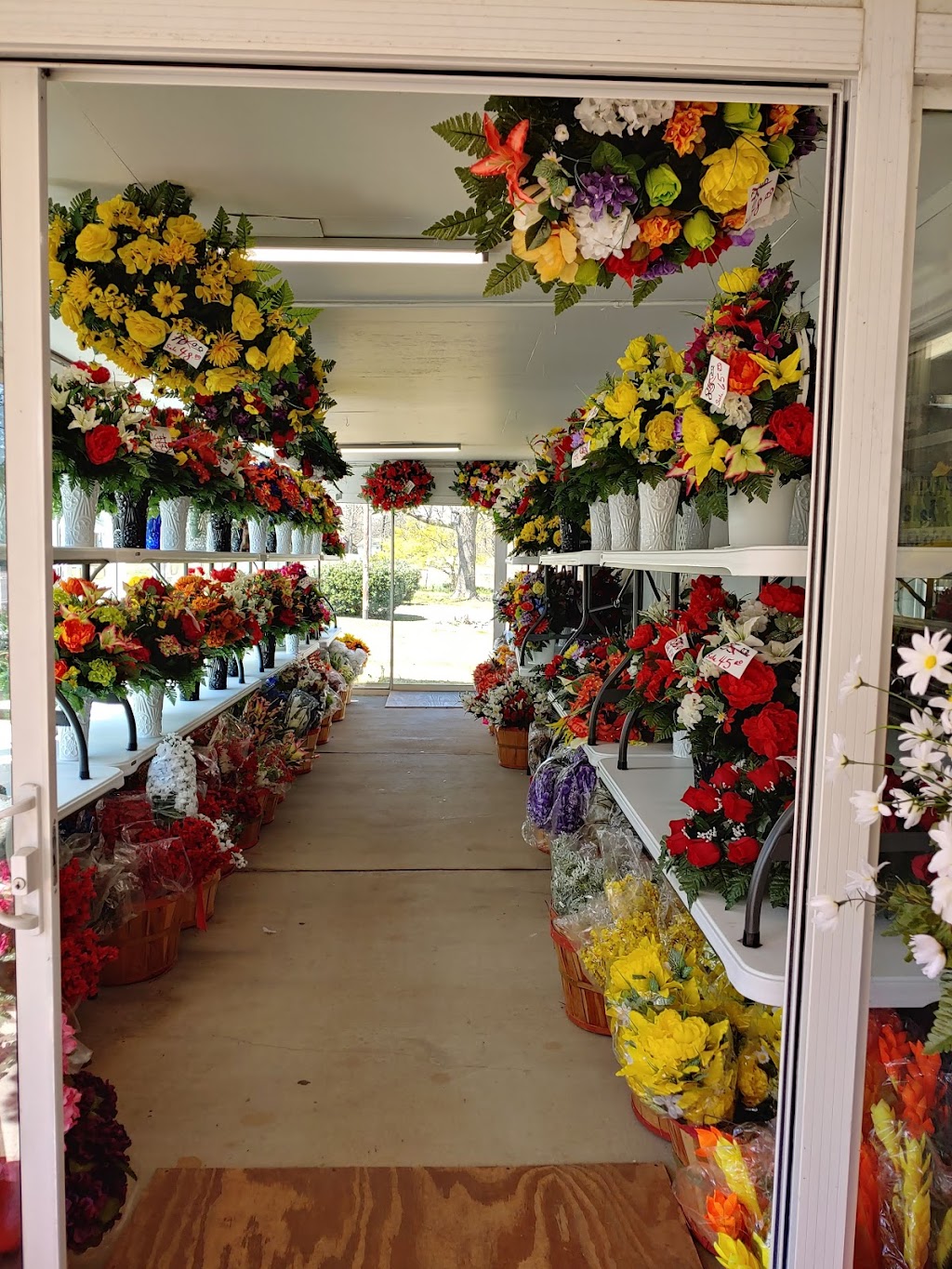 Lindas Silk Floral | 2781 Mt Olive Rd, Mt Olive, AL 35117, USA | Phone: (205) 631-7756