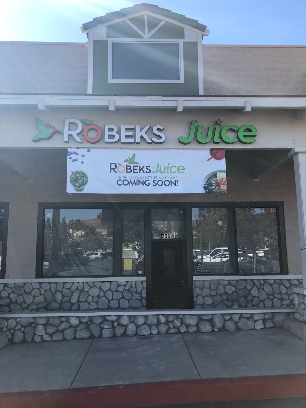 Robeks Fresh Juices & Smoothies | 2569 Chino Hills Pkwy, Chino Hills, CA 91709, USA | Phone: (909) 497-7444