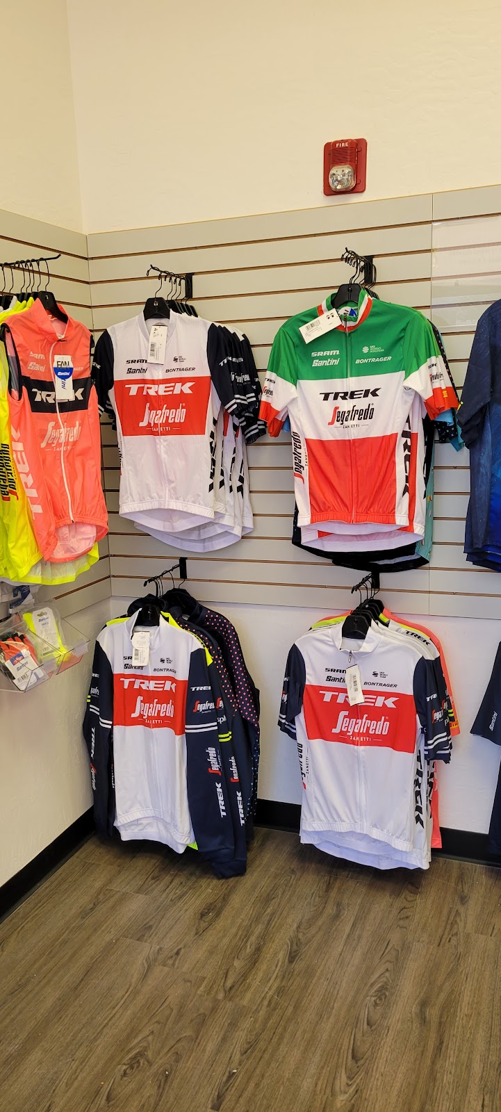 Santini Cycling Outlet | 600 N Bullard Ave Suite 9, Goodyear, AZ 85338, USA | Phone: (623) 388-4443