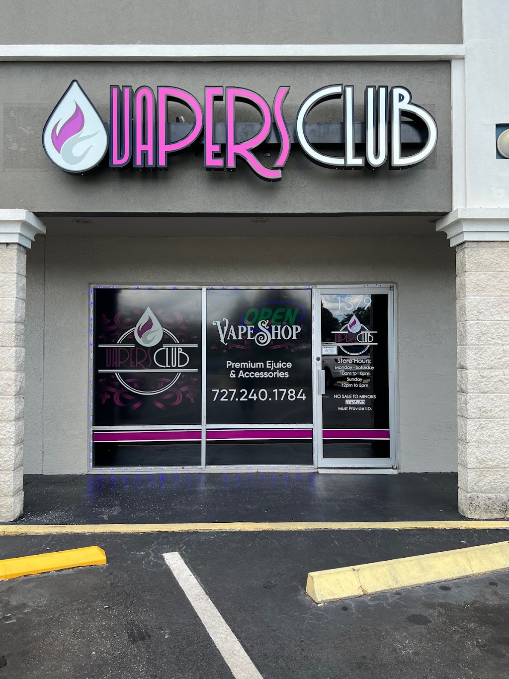 Vapers Club | 1379 Main St, Dunedin, FL 34698, USA | Phone: (727) 240-1784