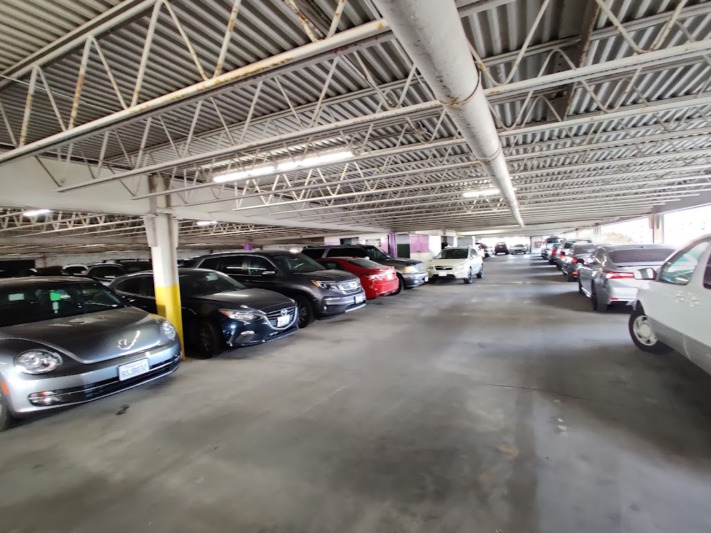 405 Airport Parking | 9800 La Cienega Blvd, Inglewood, CA 90301, USA | Phone: (310) 216-9235