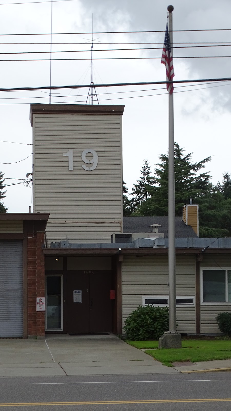 North Highline Fire Station 19 | 1606 S 128th St, SeaTac, WA 98168, USA | Phone: (206) 243-0330