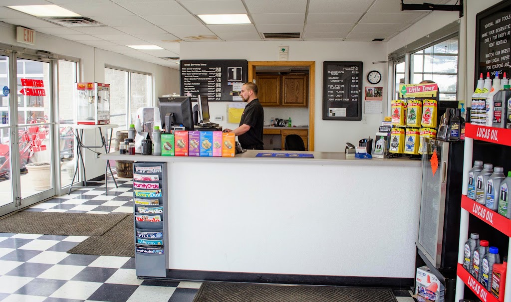 Express Lube & Rental: New Richmond | 121 W N Shore Dr, New Richmond, WI 54017, USA | Phone: (715) 246-2026