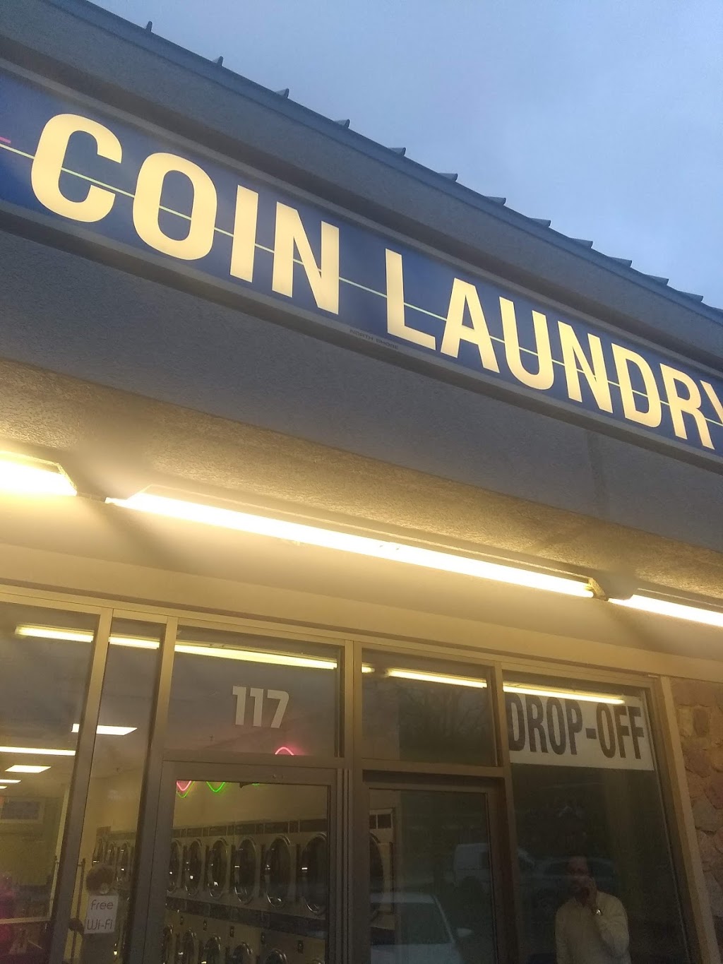 Avenue Coin Laundry | 117 W Rockland Rd, Libertyville, IL 60048, USA | Phone: (847) 362-7800