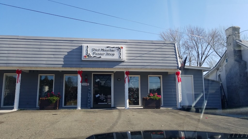 Pilot Mountain Flower Shop | 129 Shoals Rd, Pilot Mountain, NC 27041, USA | Phone: (336) 368-9795