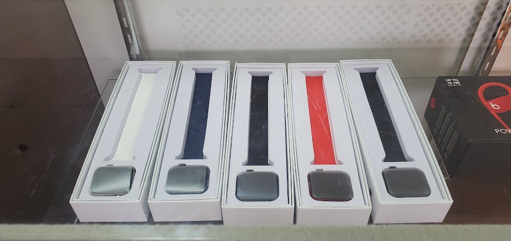 Cell world Phone Repair & Accessories | 1916 N Carroll Blvd, Denton, TX 76201, USA | Phone: (469) 213-9419