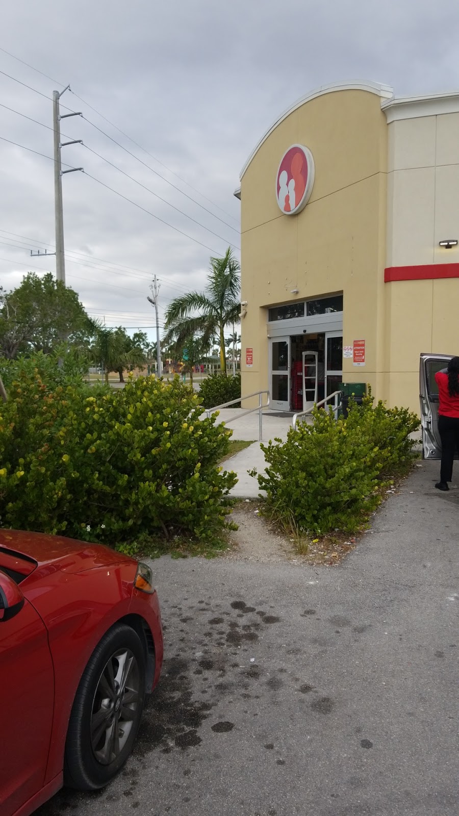 Family Dollar | 601 SW 14th Ave, Homestead, FL 33030, USA | Phone: (786) 404-6997