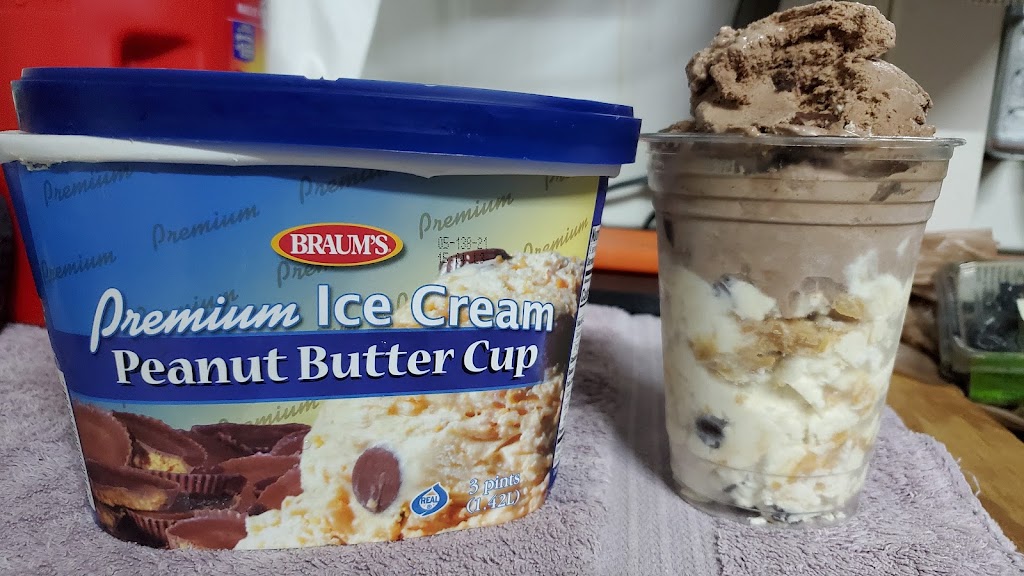 Braums Ice Cream & Dairy Store | 1304 Garth Brooks Blvd, Yukon, OK 73099, USA | Phone: (405) 354-2619