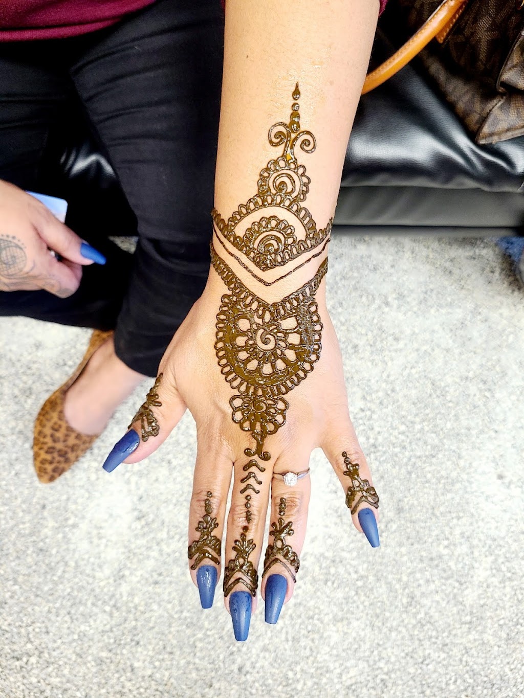 Reet Threading and Henna Art | 4025 W Caldwell Ave # C, Visalia, CA 93277, USA | Phone: (559) 372-7063