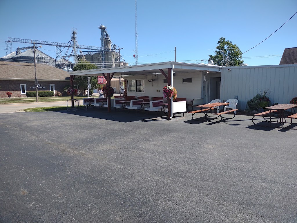 Edon Dairy Treat | 104 S Michigan St, Edon, OH 43518, USA | Phone: (419) 272-2331