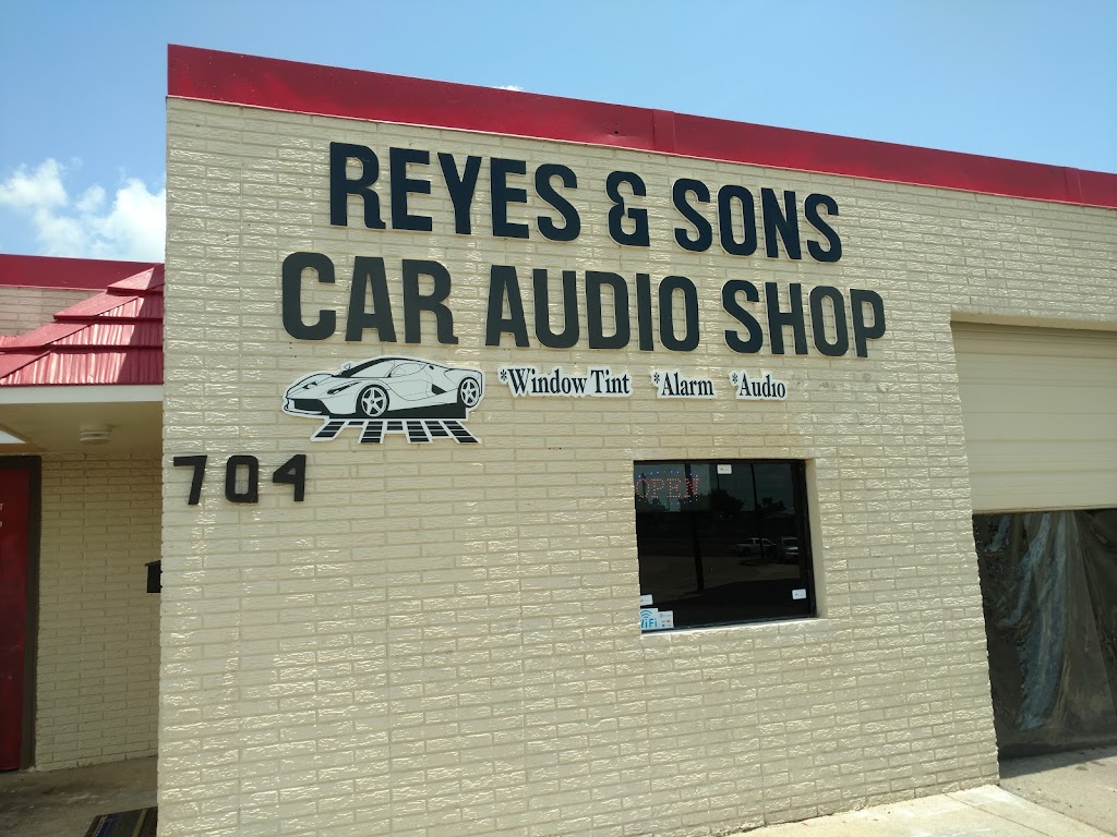 Reyes and Sons Car Audio Shop | 704 Walnut Cir E, Garland, TX 75040, USA | Phone: (214) 563-4659