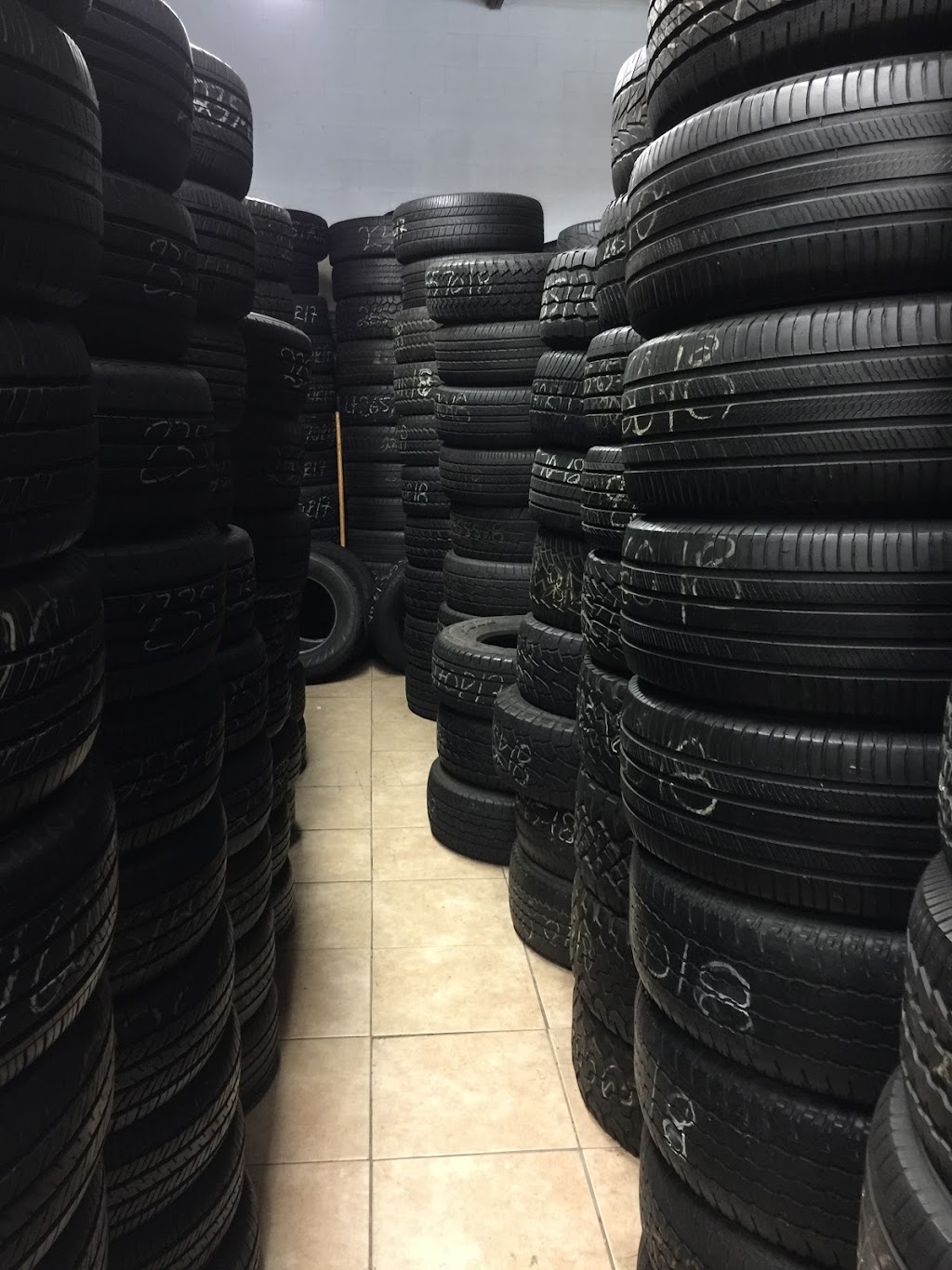 Azteca Tires & Wheels | 15426 Arrow Hwy, Baldwin Park, CA 91706, USA | Phone: (626) 813-0482