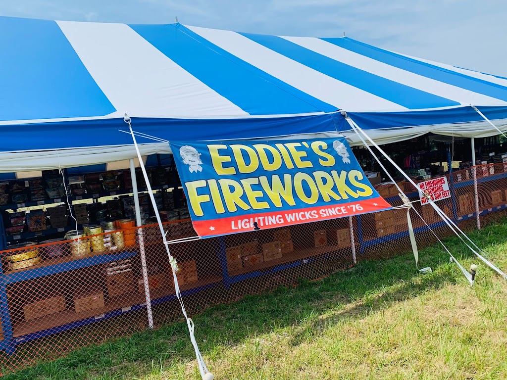 Eddies Fireworks | 22200 S Webster St, Spring Hill, KS 66083 | Phone: (913) 592-9212