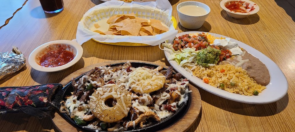 Los Tres Hermanos Mexican Restaurant | 906 W Main St, Collinsville, OK 74021, USA | Phone: (918) 371-3890