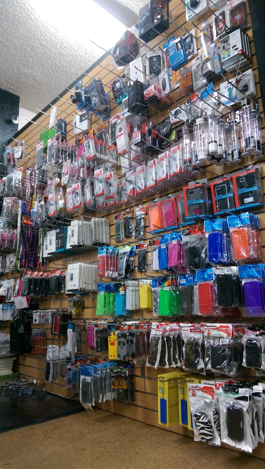 Accessory City | 301 Riverside Ave, Roseville, CA 95678, USA | Phone: (916) 784-1900