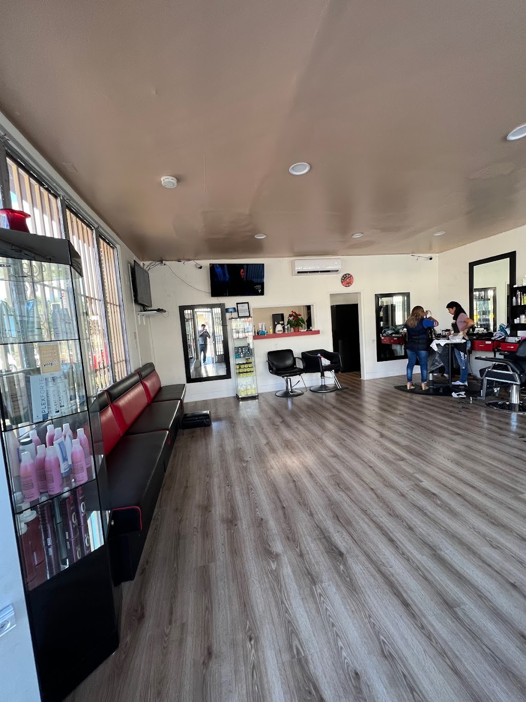 Sofia beauty and barbershop | 1601 W Whittier Blvd, Montebello, CA 90640, USA | Phone: (323) 440-6011