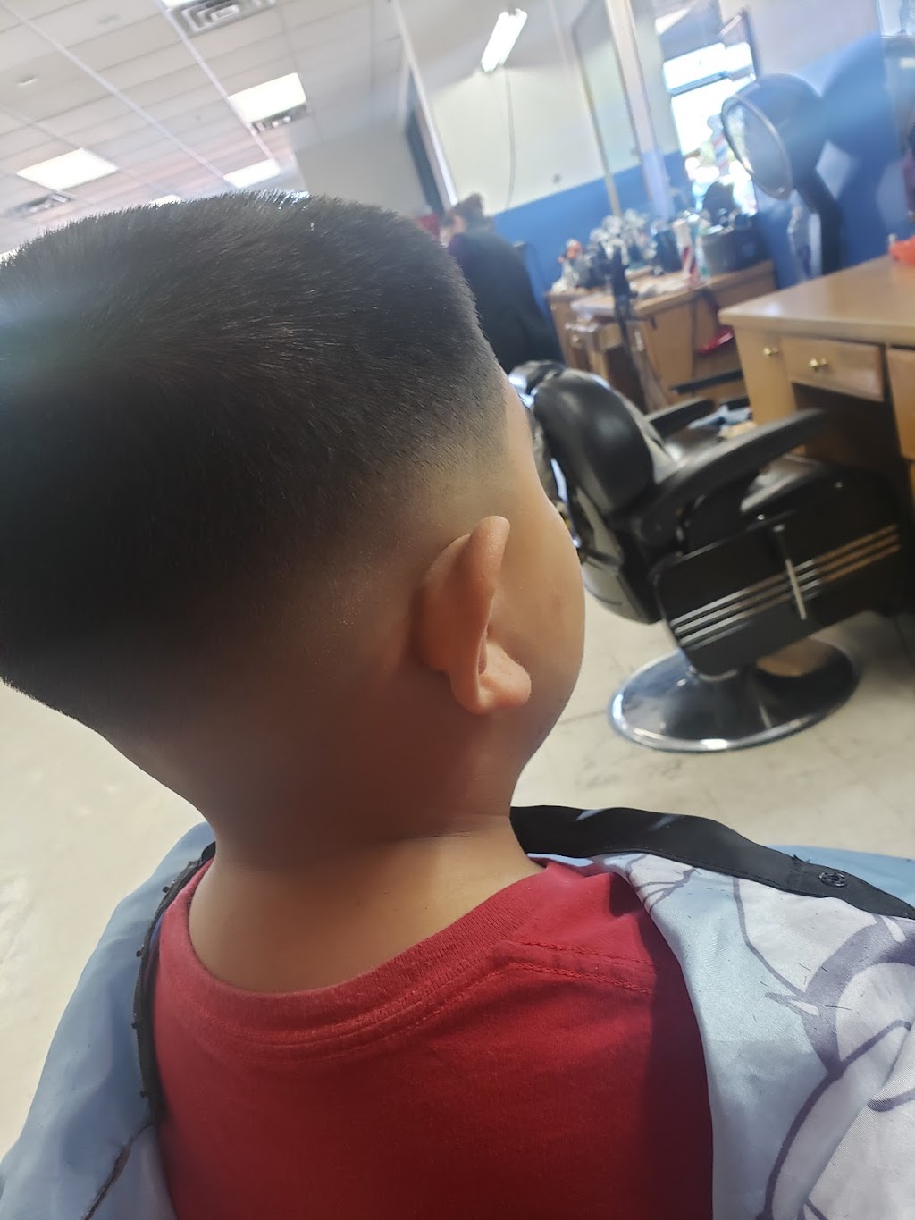 YG BarberShop and beauty salon LLC | 5821 N 67th Ave suite 109, Glendale, AZ 85301, USA | Phone: (623) 248-7200