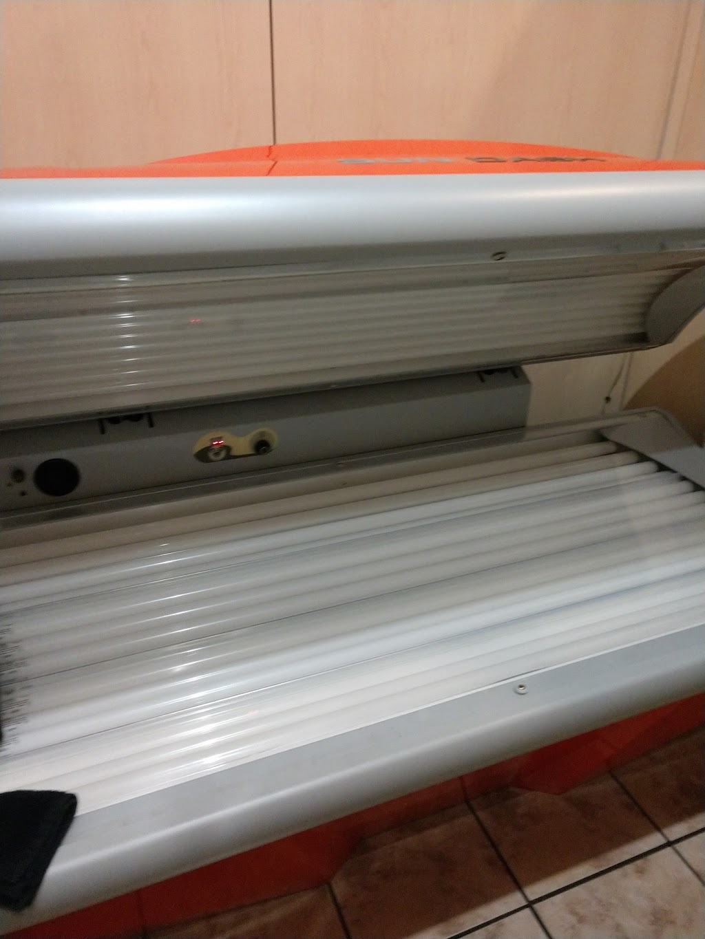 Sun Tan City | 1955 N Dixie Blvd, Radcliff, KY 40160, USA | Phone: (270) 351-3103