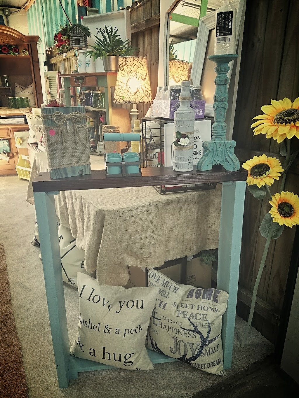 Magnolia Bells Farmhouse | 614 Pecan Park Road Booth C65, Jacksonville, FL 32218, USA | Phone: (912) 286-6811