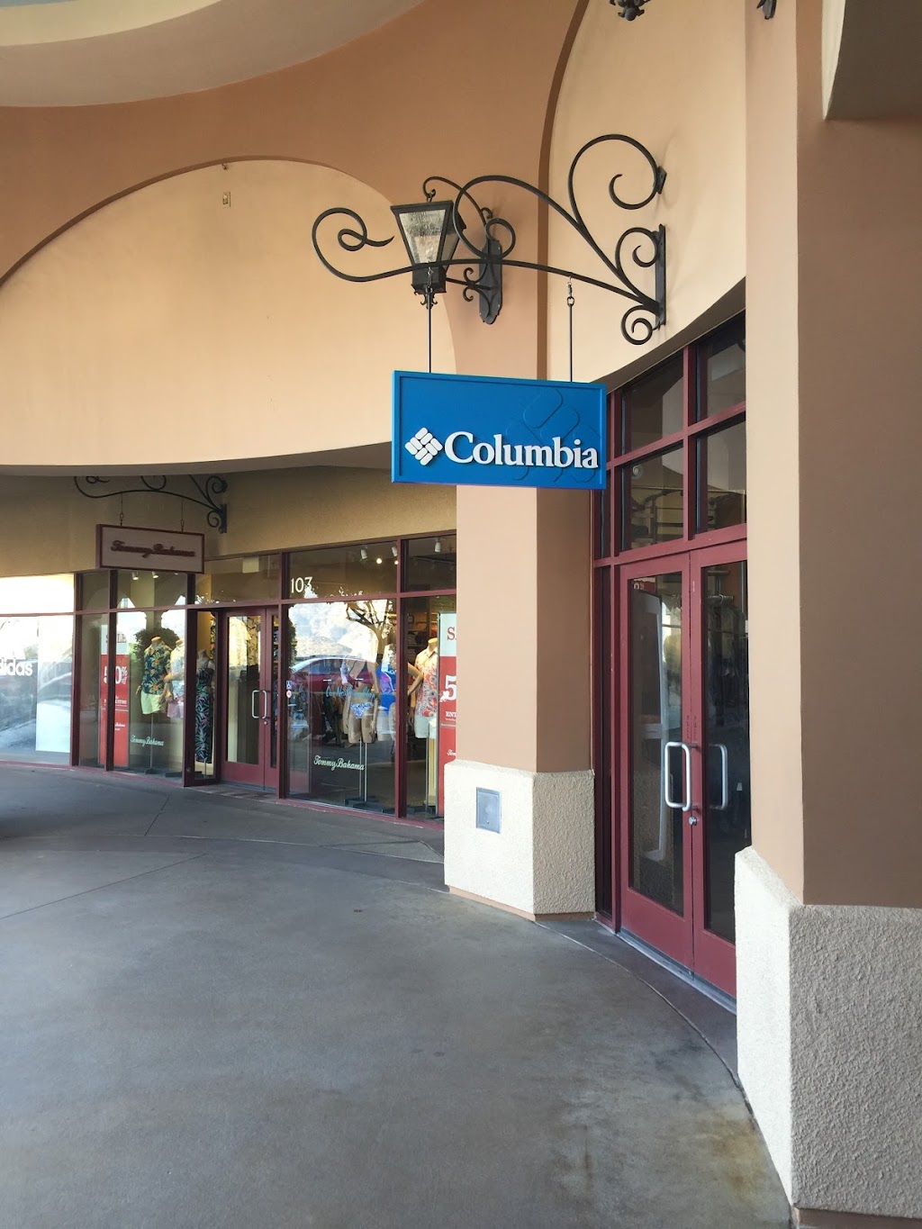 Columbia Factory Store | 48750 Seminole Dr Ste 104, Cabazon, CA 92230 | Phone: (951) 922-9575