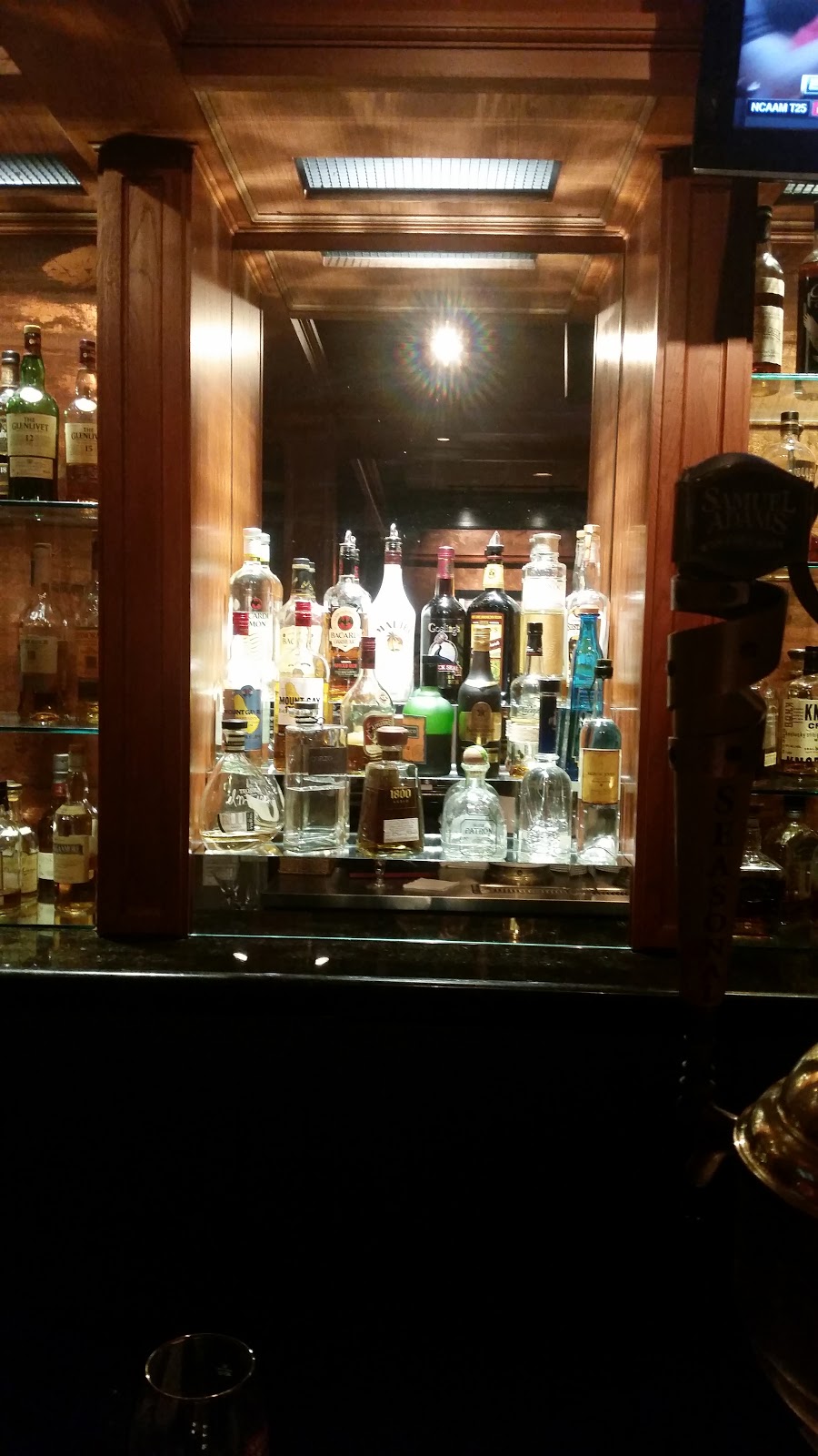 The Tavern And Whiskey Bar At The Longboat Key Club | Longboat Key, FL 34228, USA | Phone: (941) 387-1650