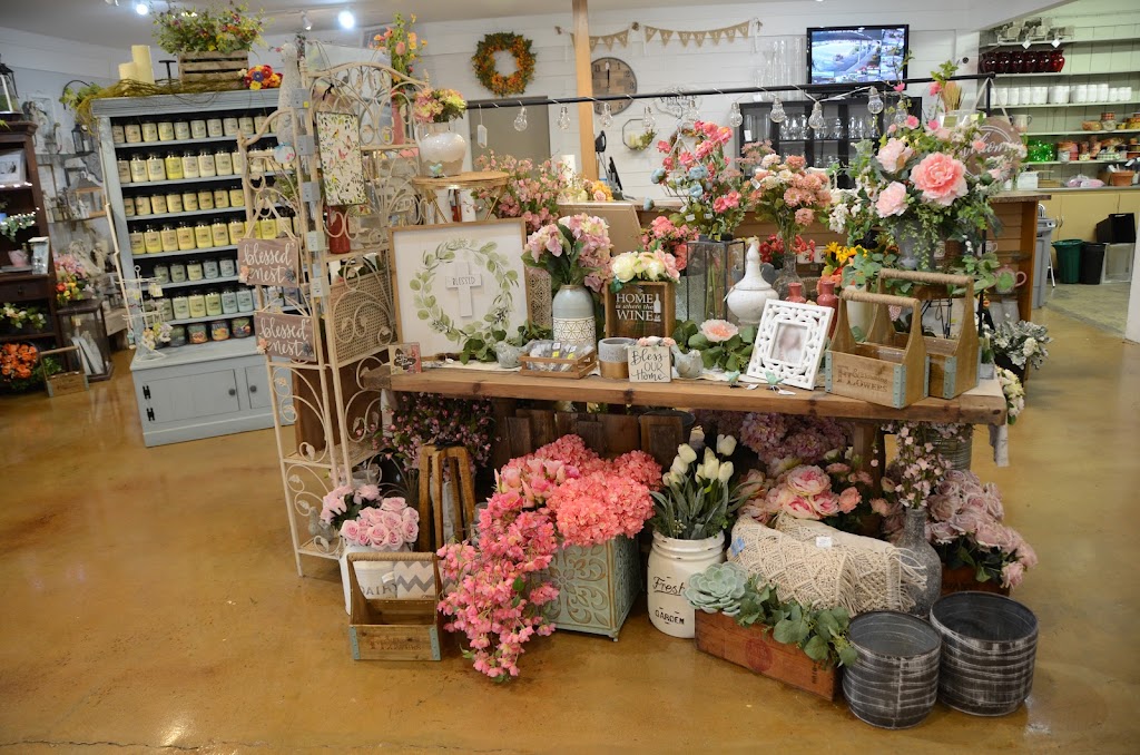 McCabes Greenhouse & Floral | 1066 W Eads Pkwy, Lawrenceburg, IN 47025, USA | Phone: (812) 537-4525