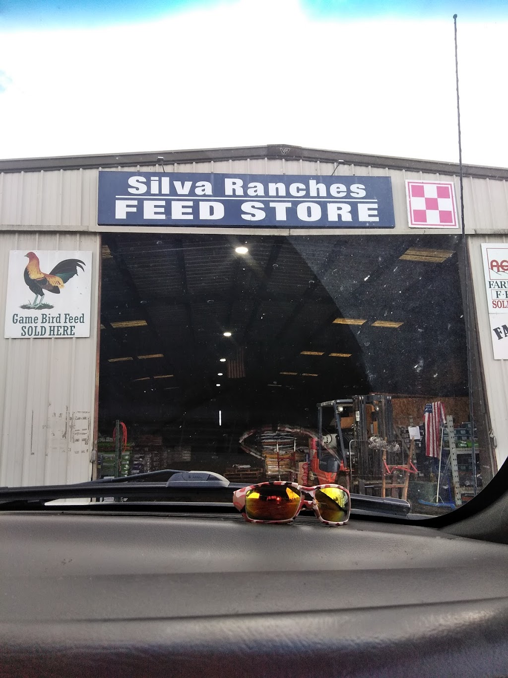 Silva Ranches Feed Store | 12310 Santa Teresa Blvd, San Martin, CA 95046, USA | Phone: (408) 683-2348