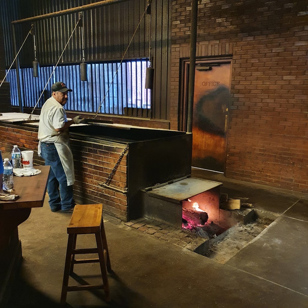 Kreuz Market | 619 N Colorado St, Lockhart, TX 78644, USA | Phone: (512) 398-2361