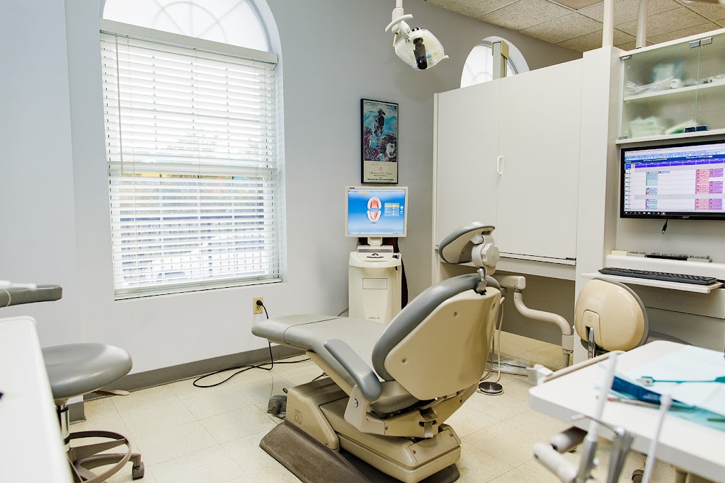 Henritze Dental Group - Martinsville | 1103 Brookdale St ste e, Martinsville, VA 24112, USA | Phone: (276) 632-2634