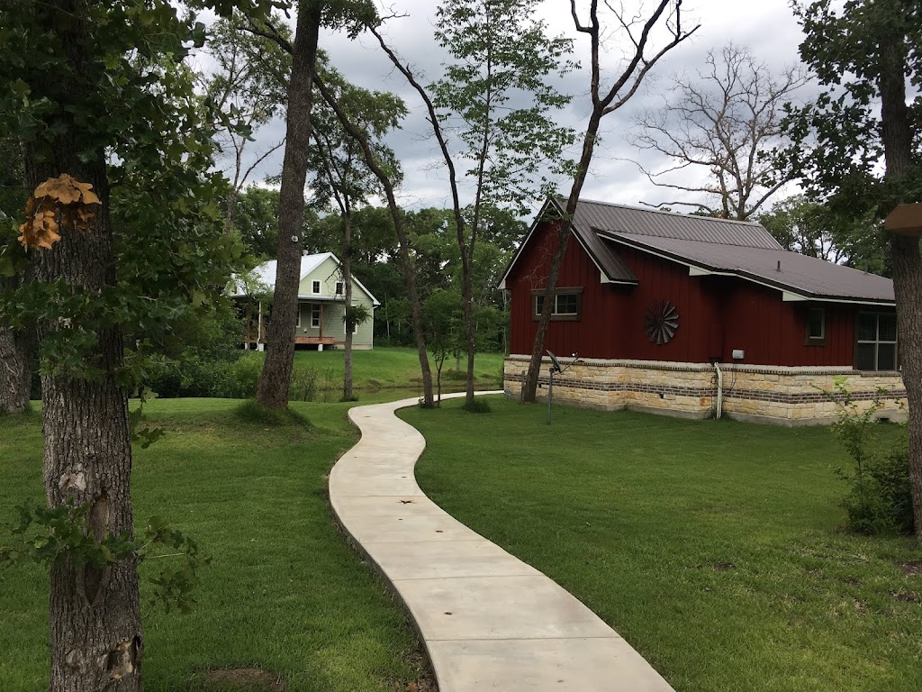 Cabins on Bearpen Creek | 9588 Co Rd 2422, Royse City, TX 75189, USA | Phone: (469) 260-6450