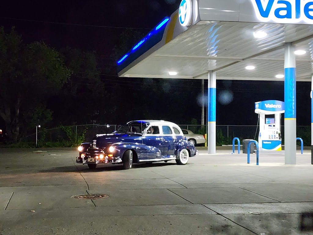 Valero | 19987 W Warren Ave, Detroit, MI 48228, USA | Phone: (210) 345-2000