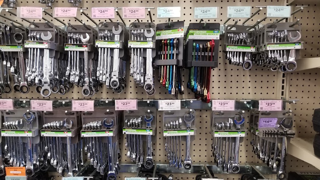 Harbor Freight Tools | 1291 N Hacienda Blvd, La Puente, CA 91744, USA | Phone: (626) 917-0390