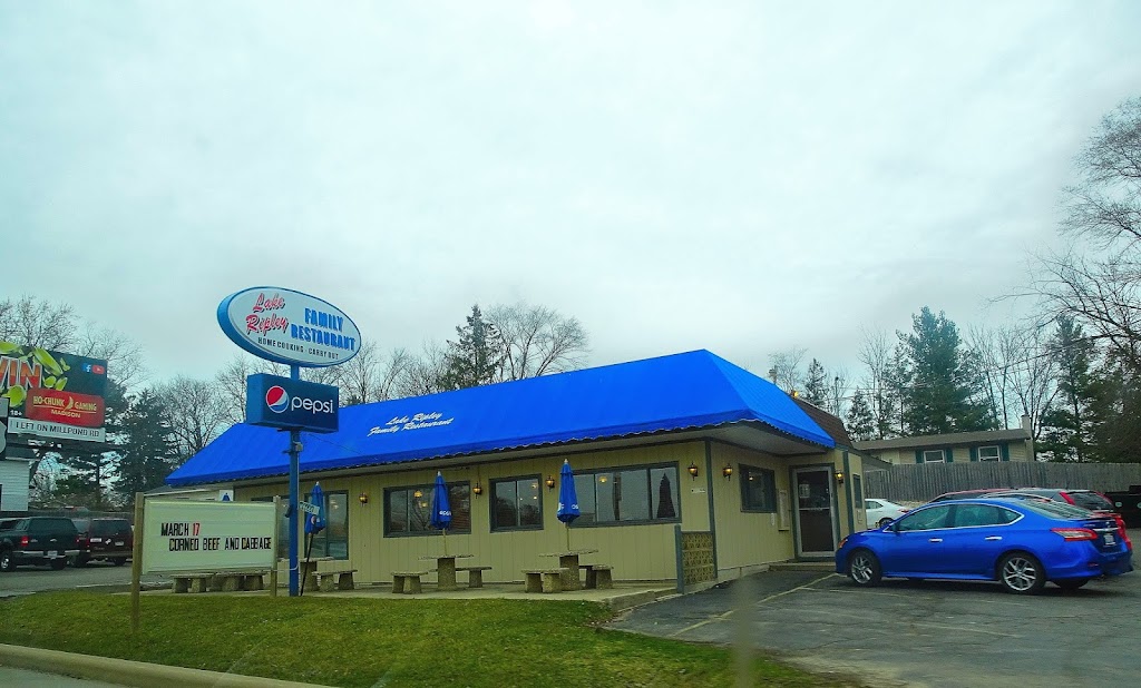 Lake Ripley Family Restaurant | W9644 US-12, Cambridge, WI 53523, USA | Phone: (608) 423-4523