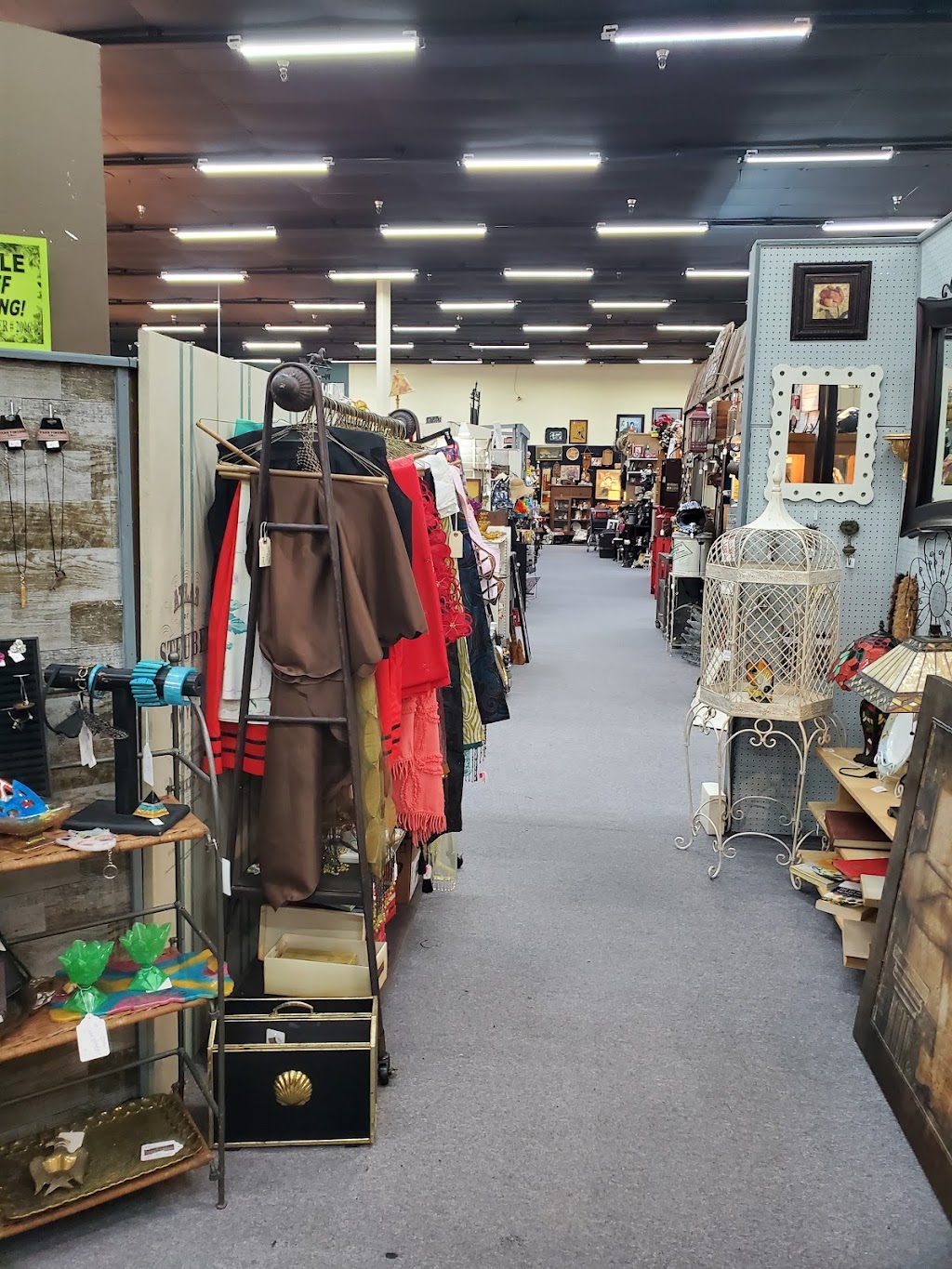 Antique Gallery | 1165 S Stemmons Fwy #128, Lewisville, TX 75067 | Phone: (972) 219-0474