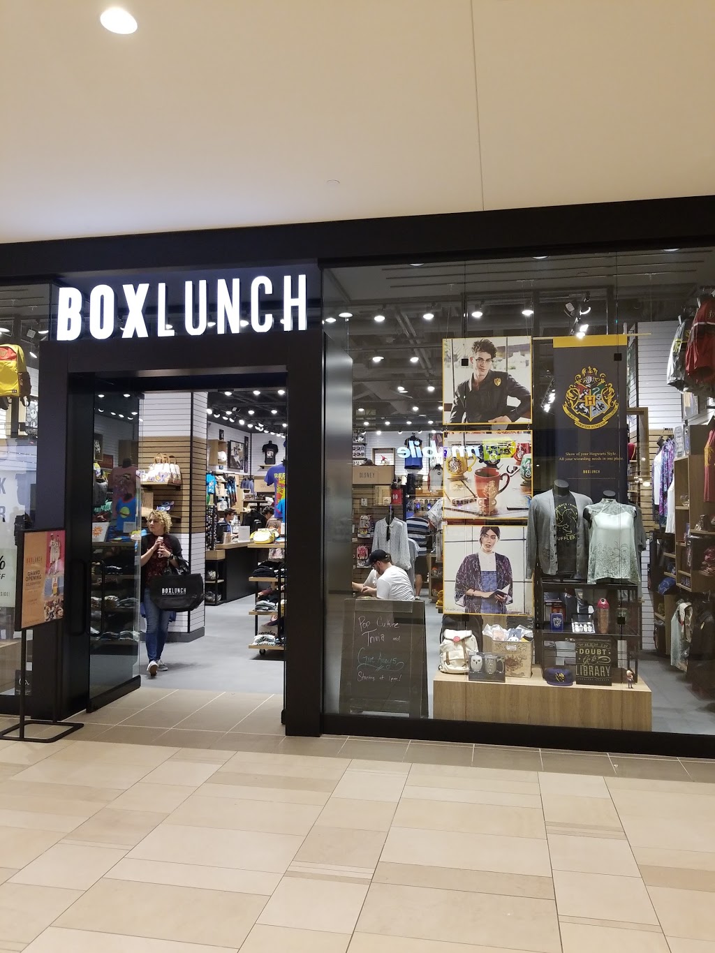 BoxLunch | 12401 Wayzata Blvd RM 1157, Minnetonka, MN 55305 | Phone: (952) 544-0855