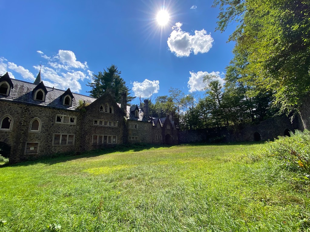 Dundas Castle | 609 Craigie Clair Rd, Roscoe, NY 12776, USA | Phone: (845) 439-4429